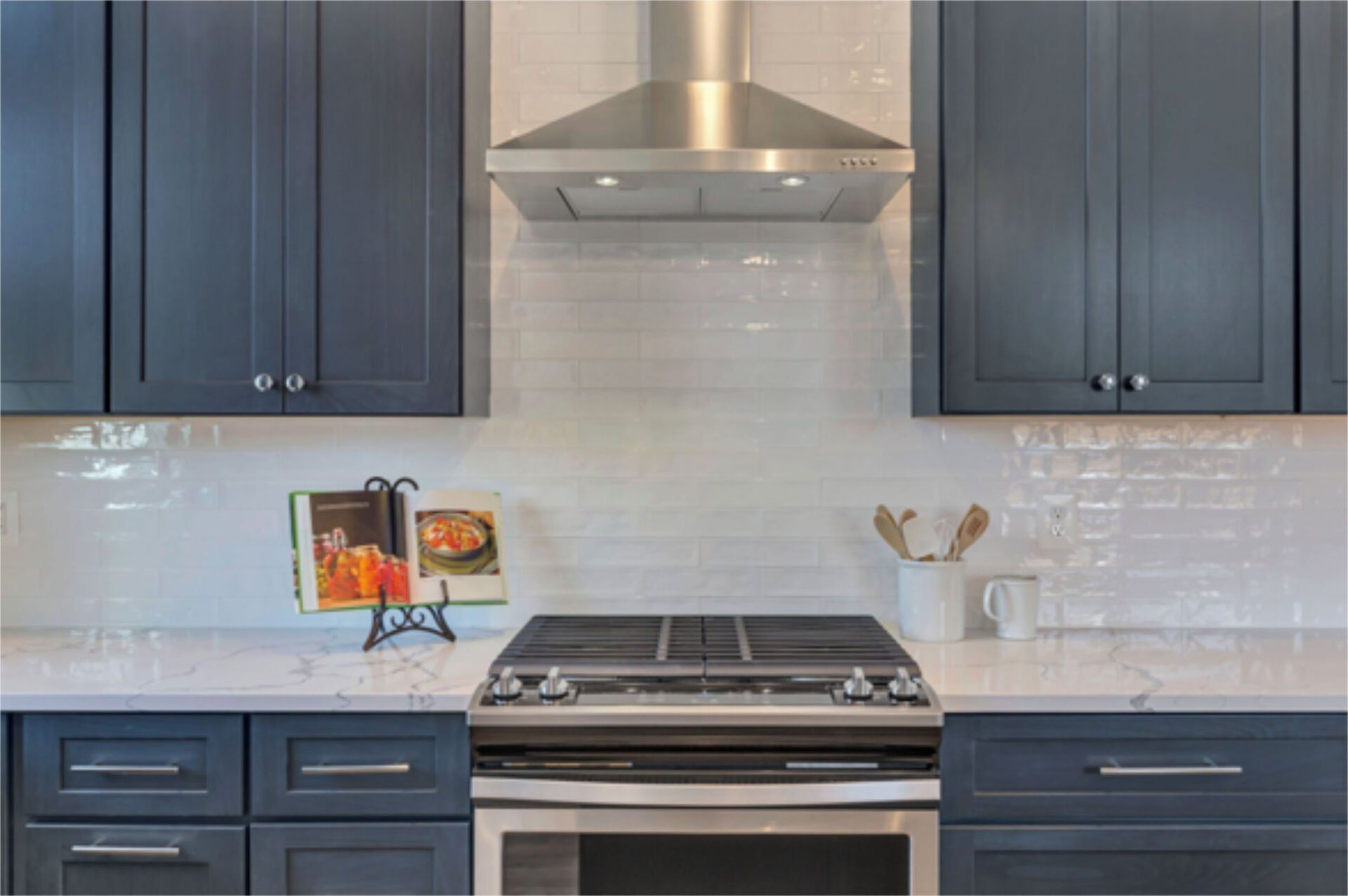 Aspect cabinet doors