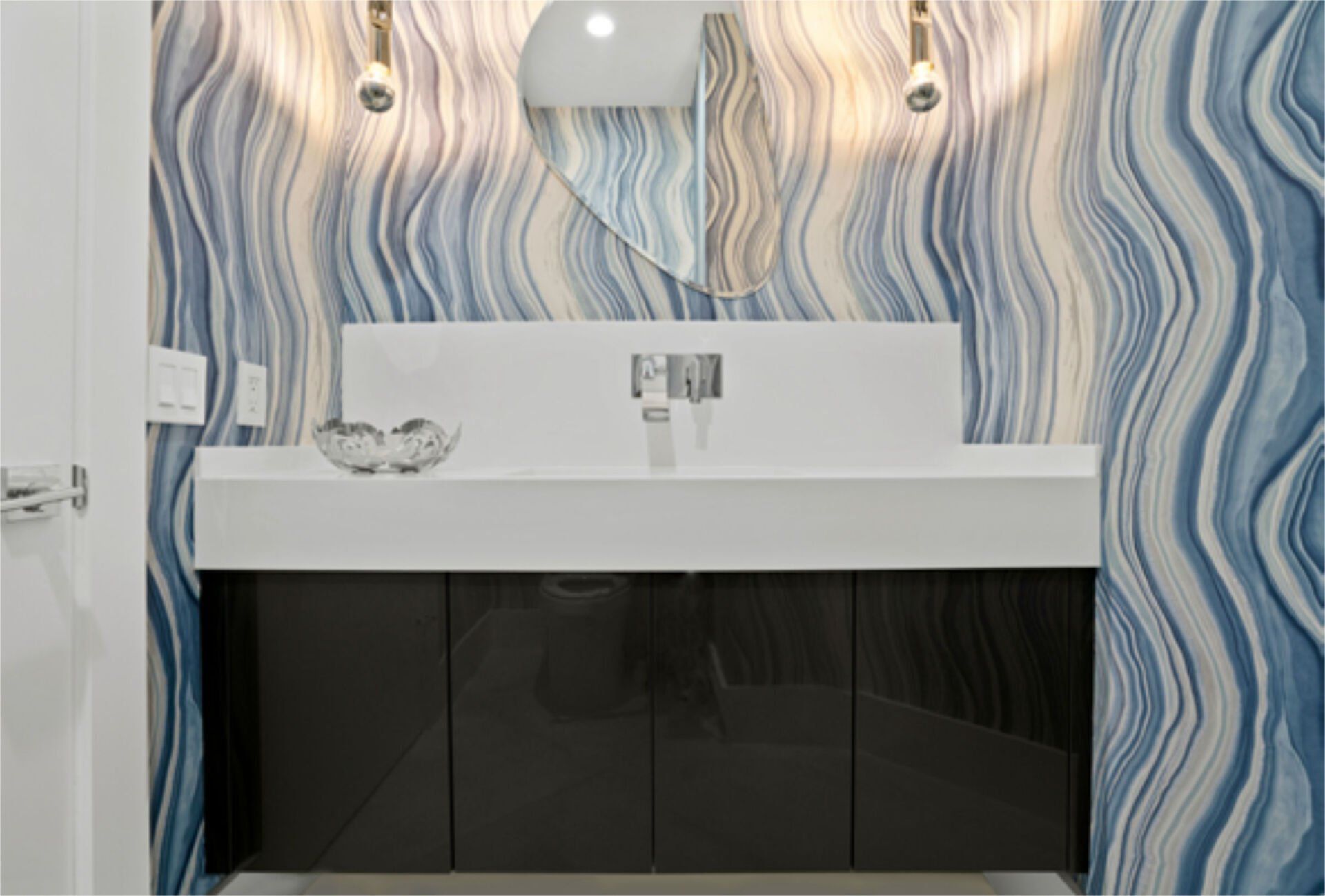 Eclipse cabinet design