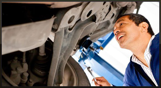 Auto mechanic having an inspection