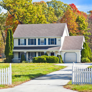 Connecticut house with fence