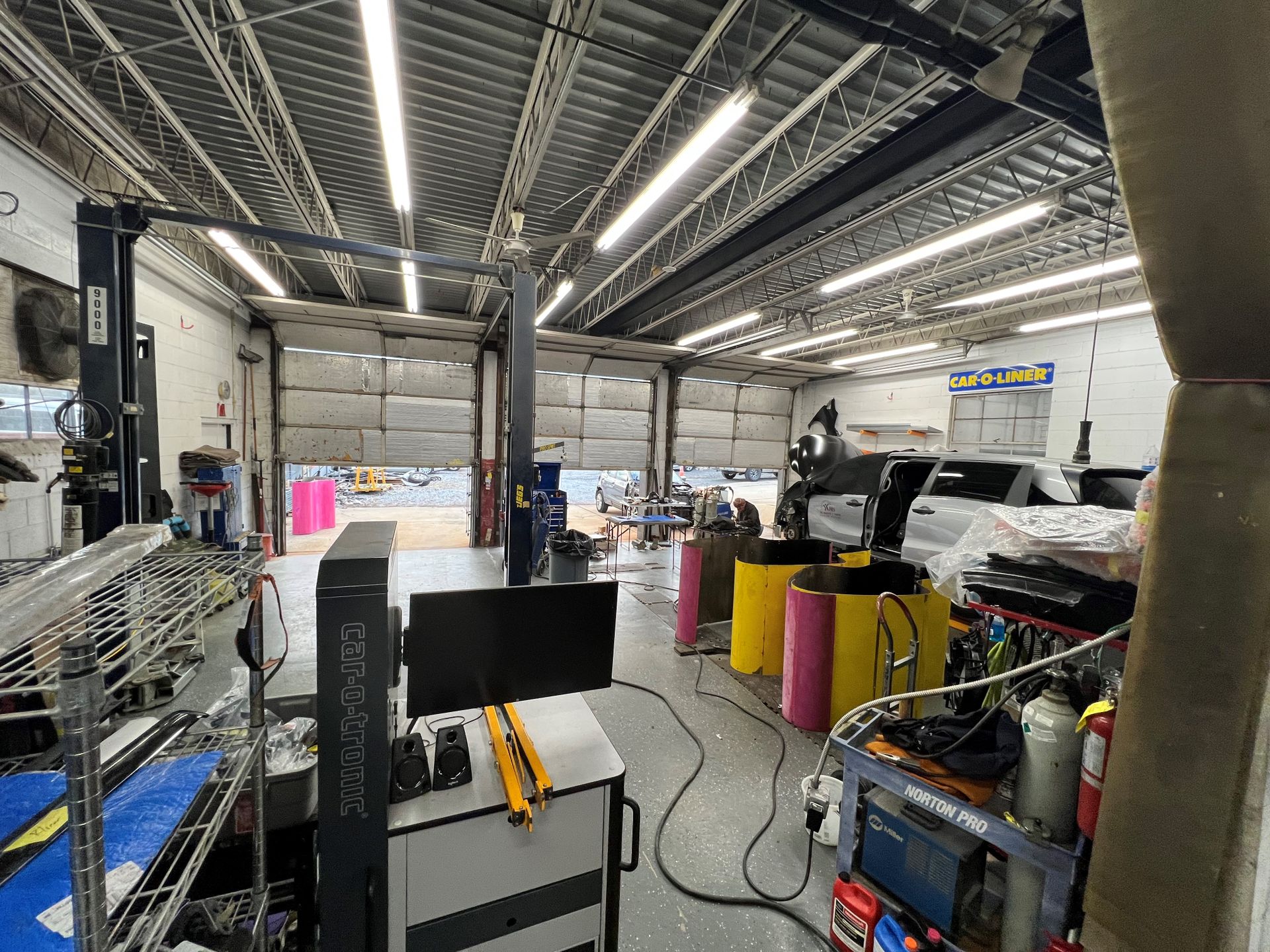 Auto repair office space