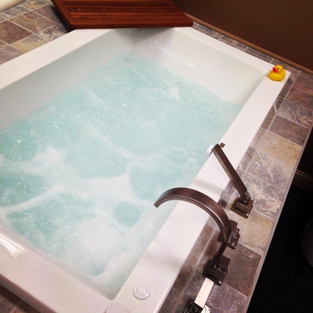 Small bath tub