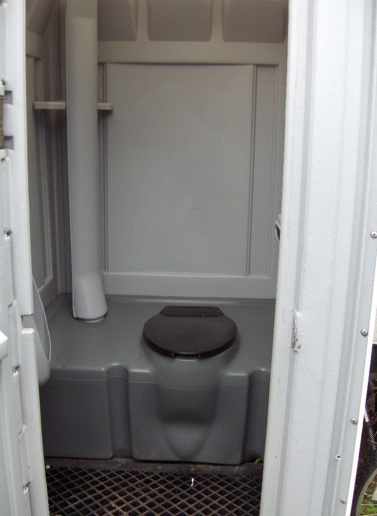 Portable toilet