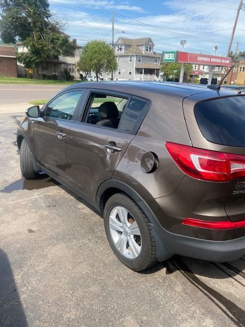 2013 Kia Sportage left side