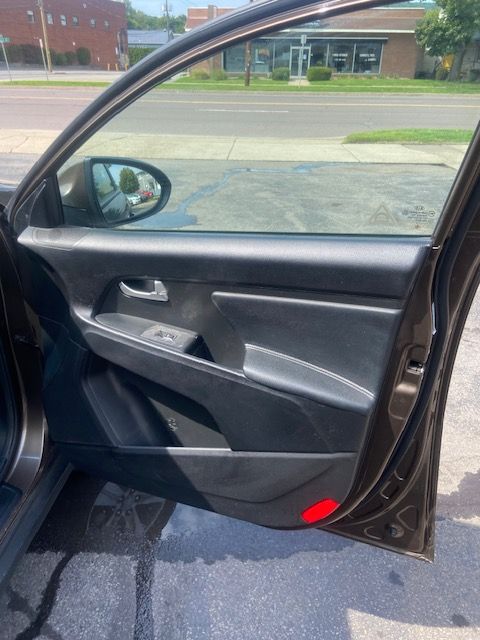 2013 Kia Sportage right door