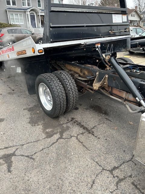 2015 Ford F-550 is parked on the side of the road