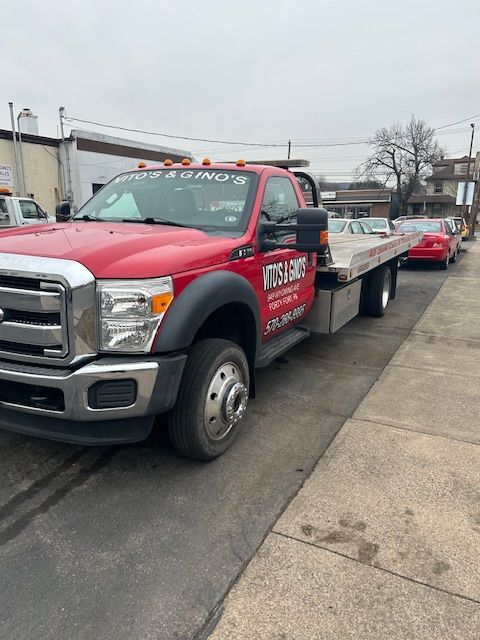 2015 Ford F-550 left side