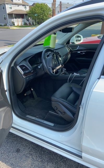 2019 Volvo XC90 front seat