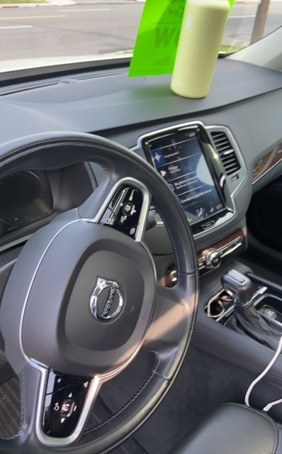 2019 Volvo XC90 steering wheel