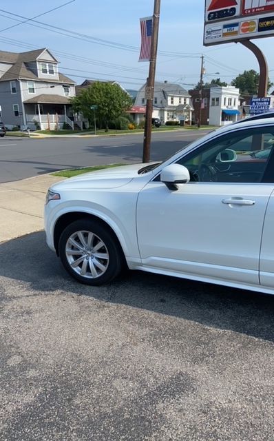 2019 Volvo XC90 left door