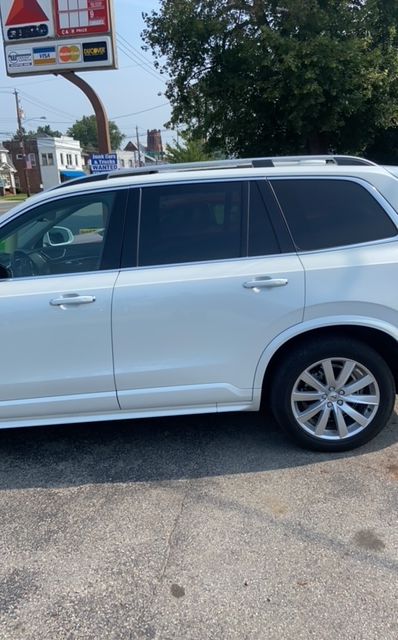 2019 Volvo XC90 left doors