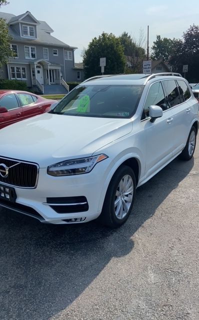 2019 Volvo XC90 parked