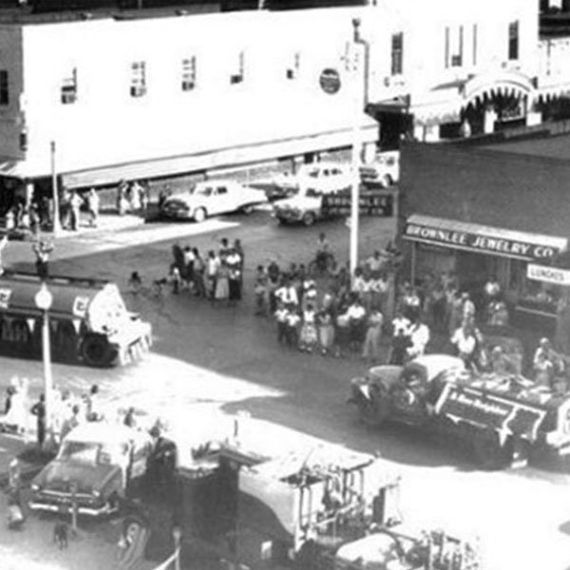 Old Brownlee Jewelers shop photo