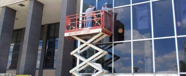 Commercial window replacement service