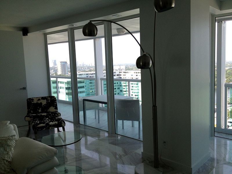 Condominium window service