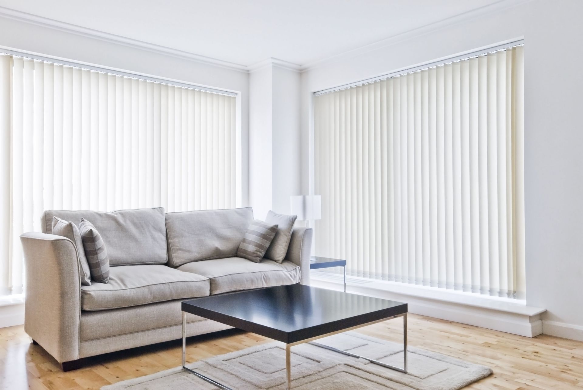 Custom Commercial Window Blinds: Styles, Materials, and Design Tips