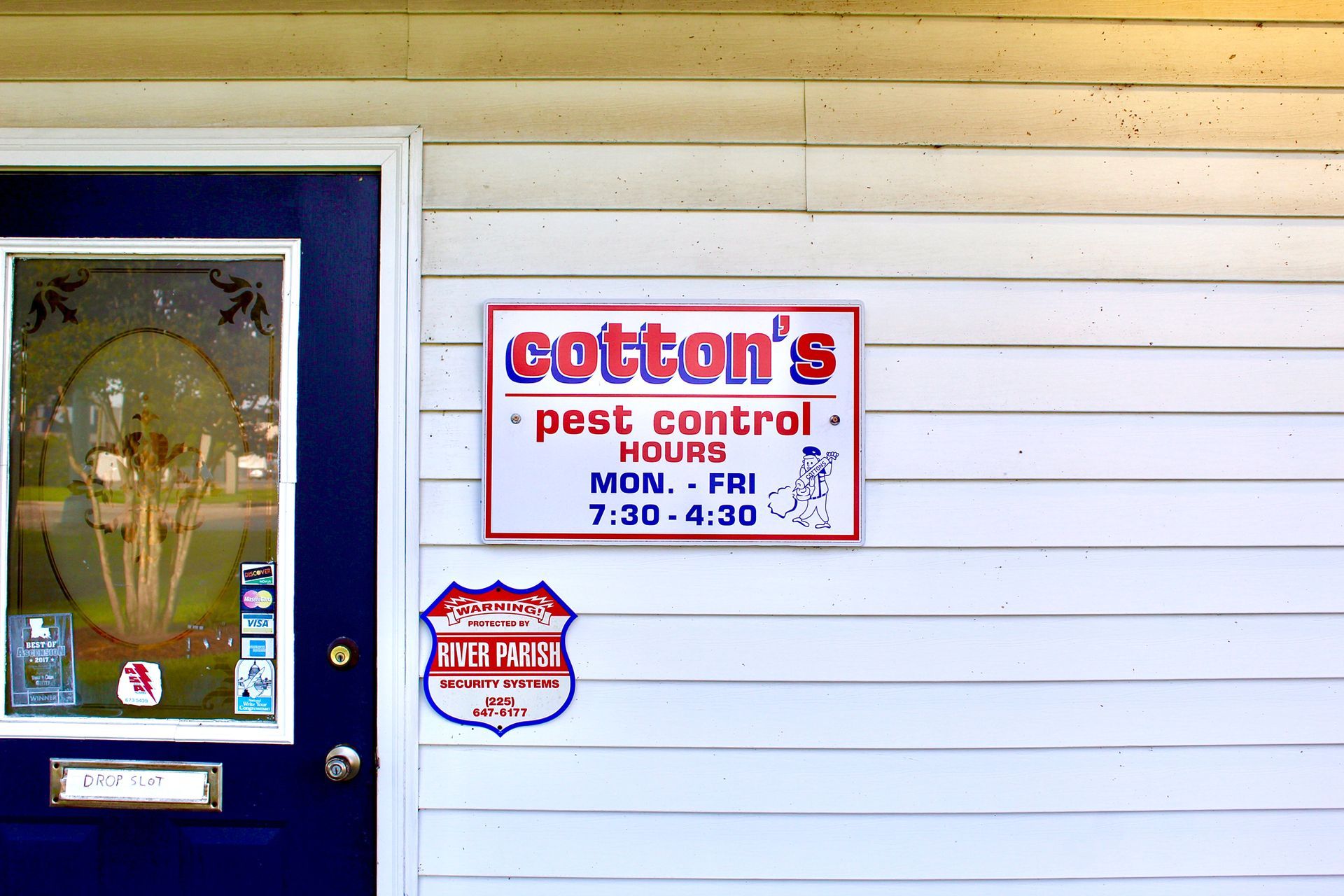 The front door of cotton's pest control