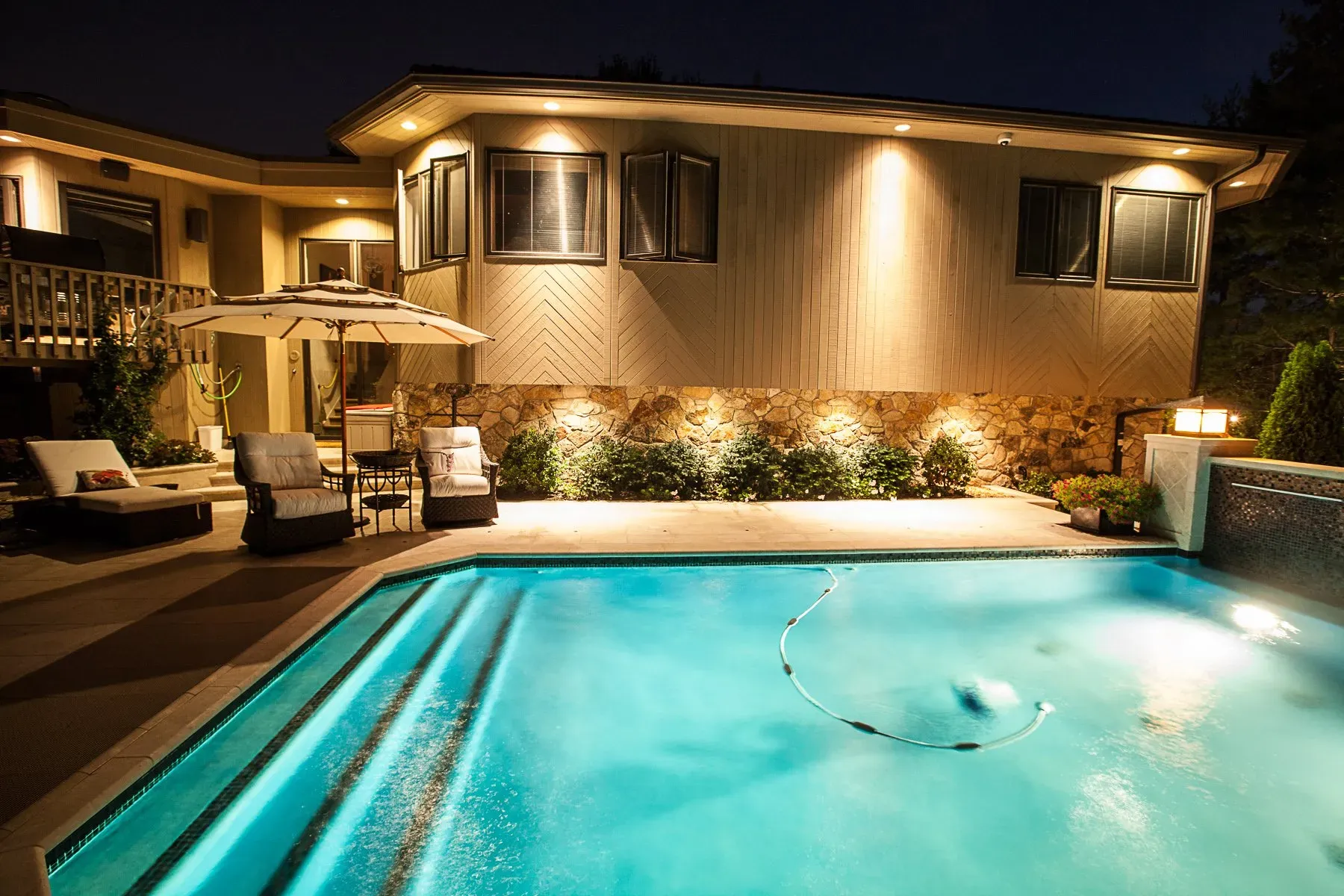 custom outdoor pool lighting with landscape lighting