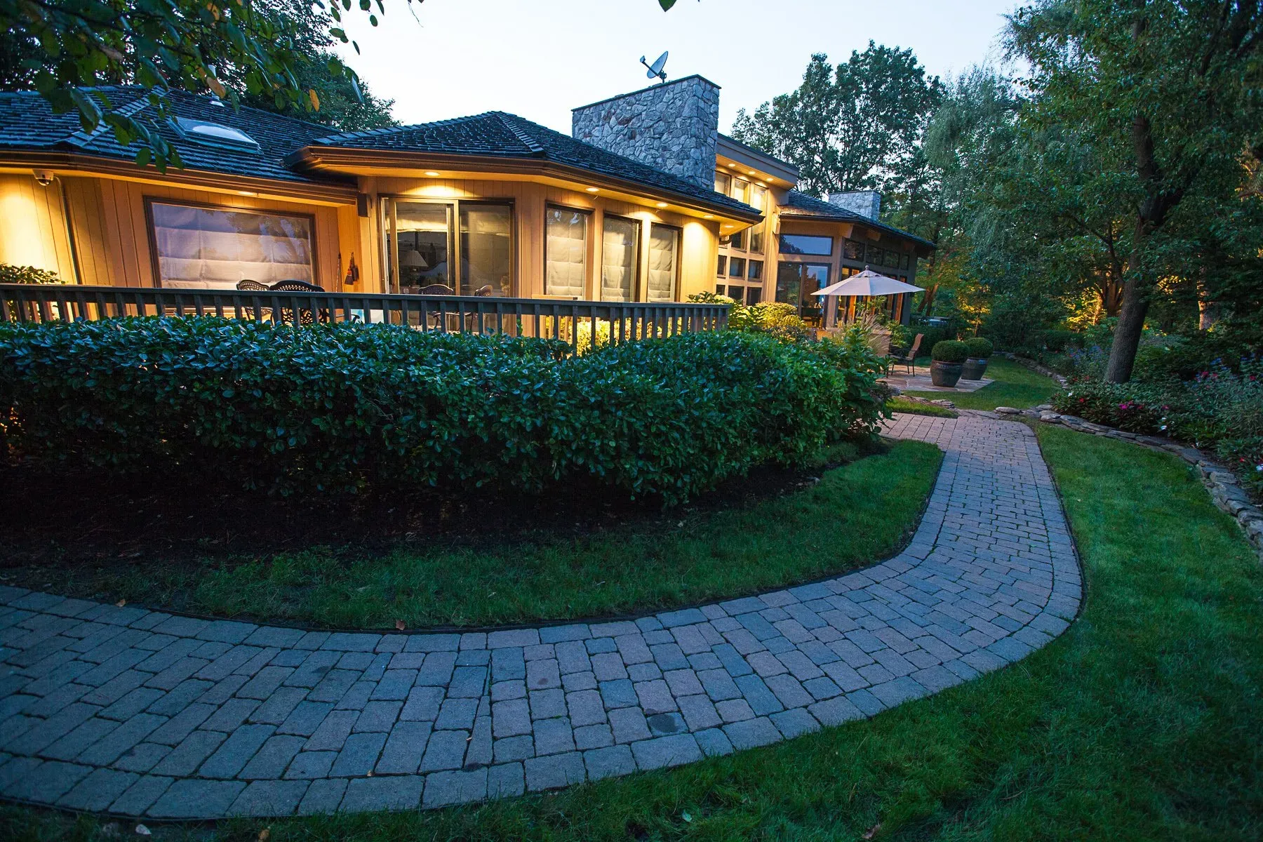 Custom house outdoor lighting