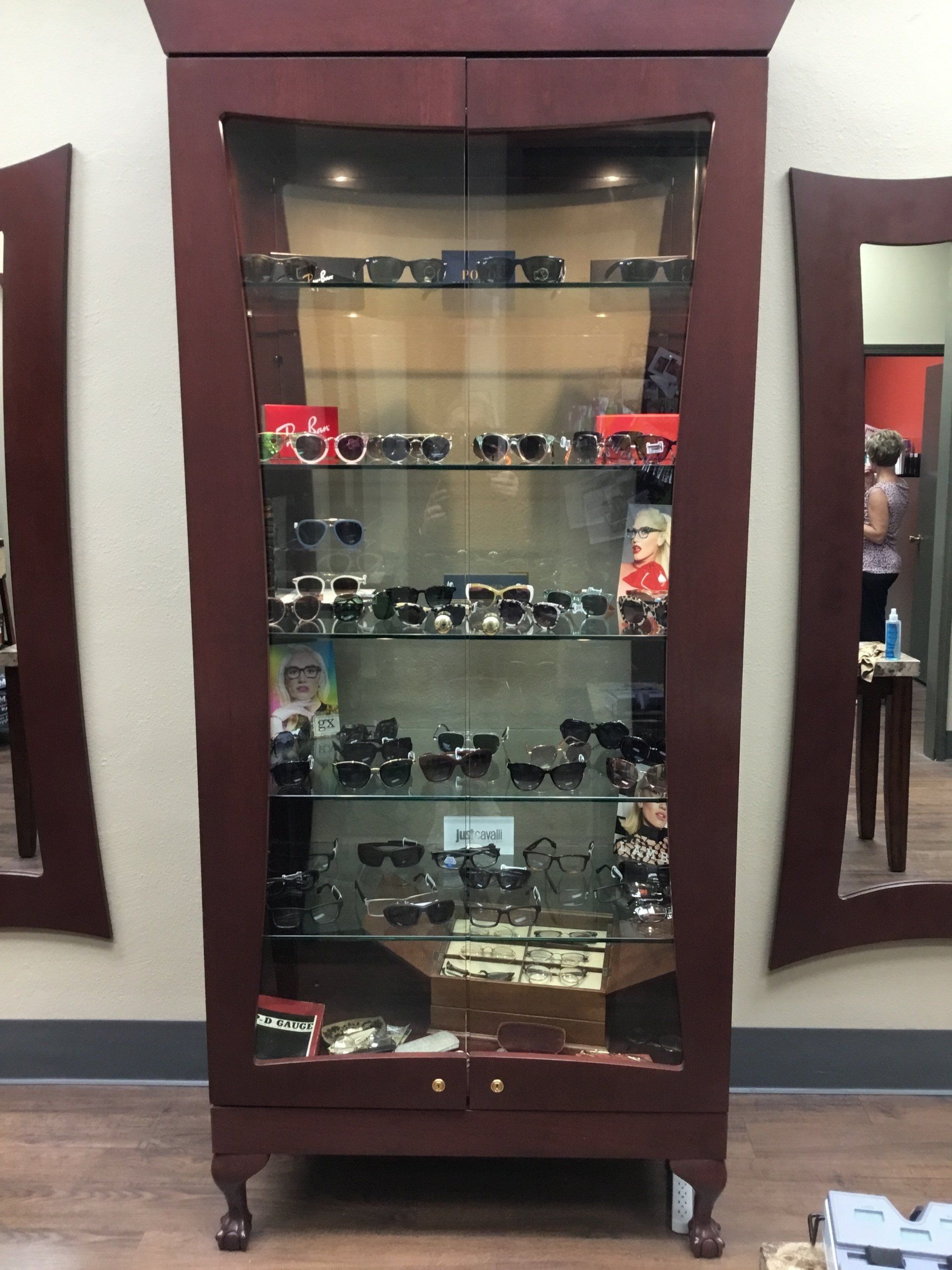 Dr. Lisa Walker, Optometrist office  opticals
