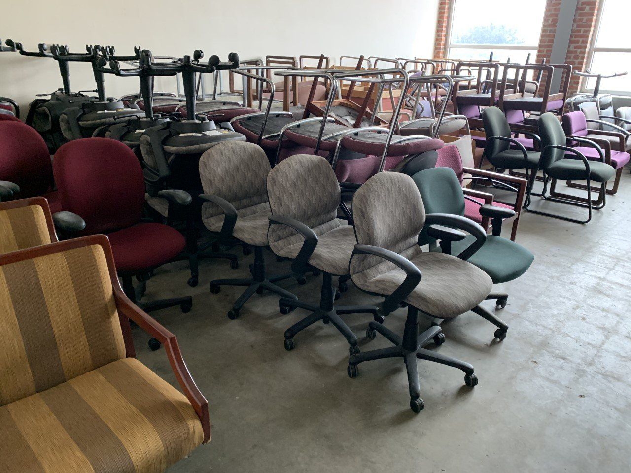 E & F Office Furniture LLC