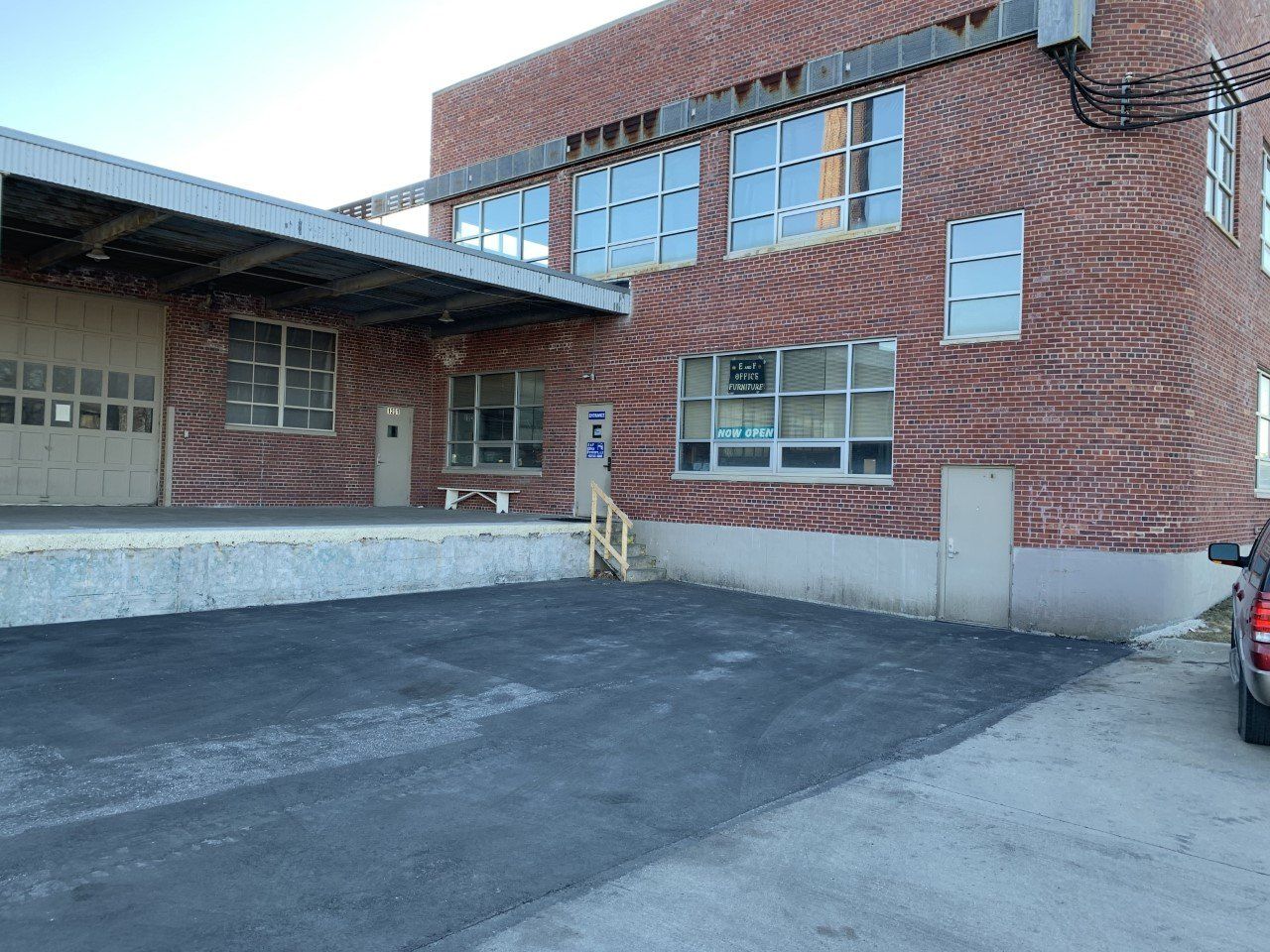 E & F Office Furniture LLC