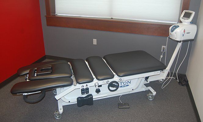 A white and black table with the word spin on it