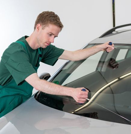 Auto glass fixing