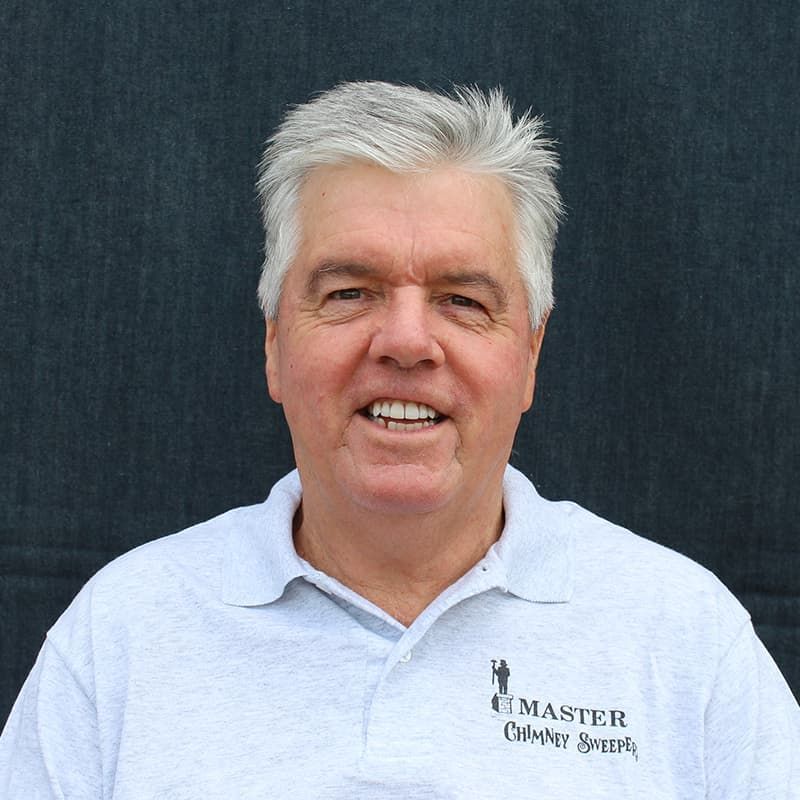 A man wearing a shirt that says master on it