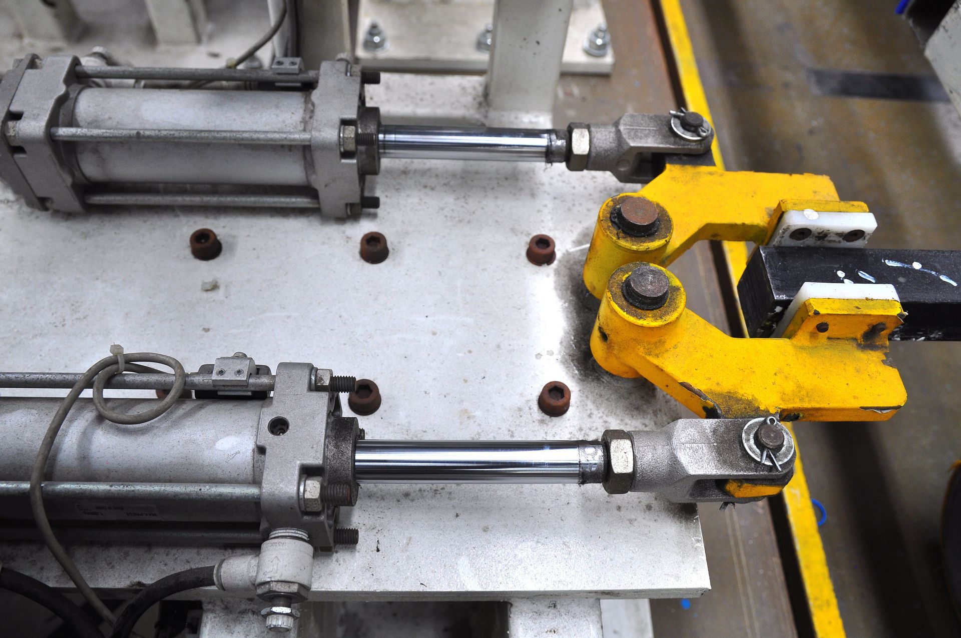 hydraulic cylinder services