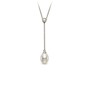 A necklace with a pearl and a diamond on a chain