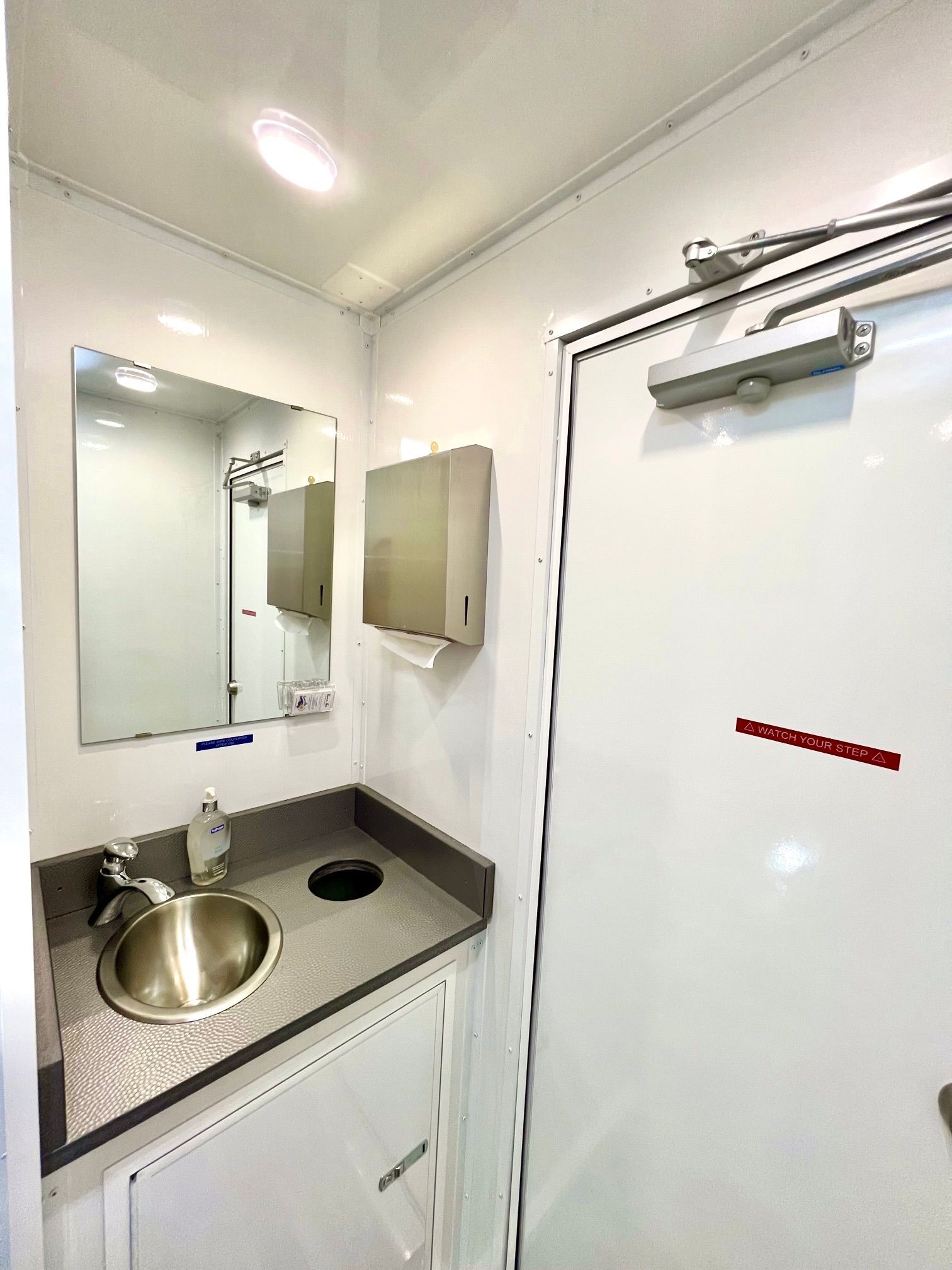 VannGo 5 Room bathroom trailer rental Murfreesboro TN