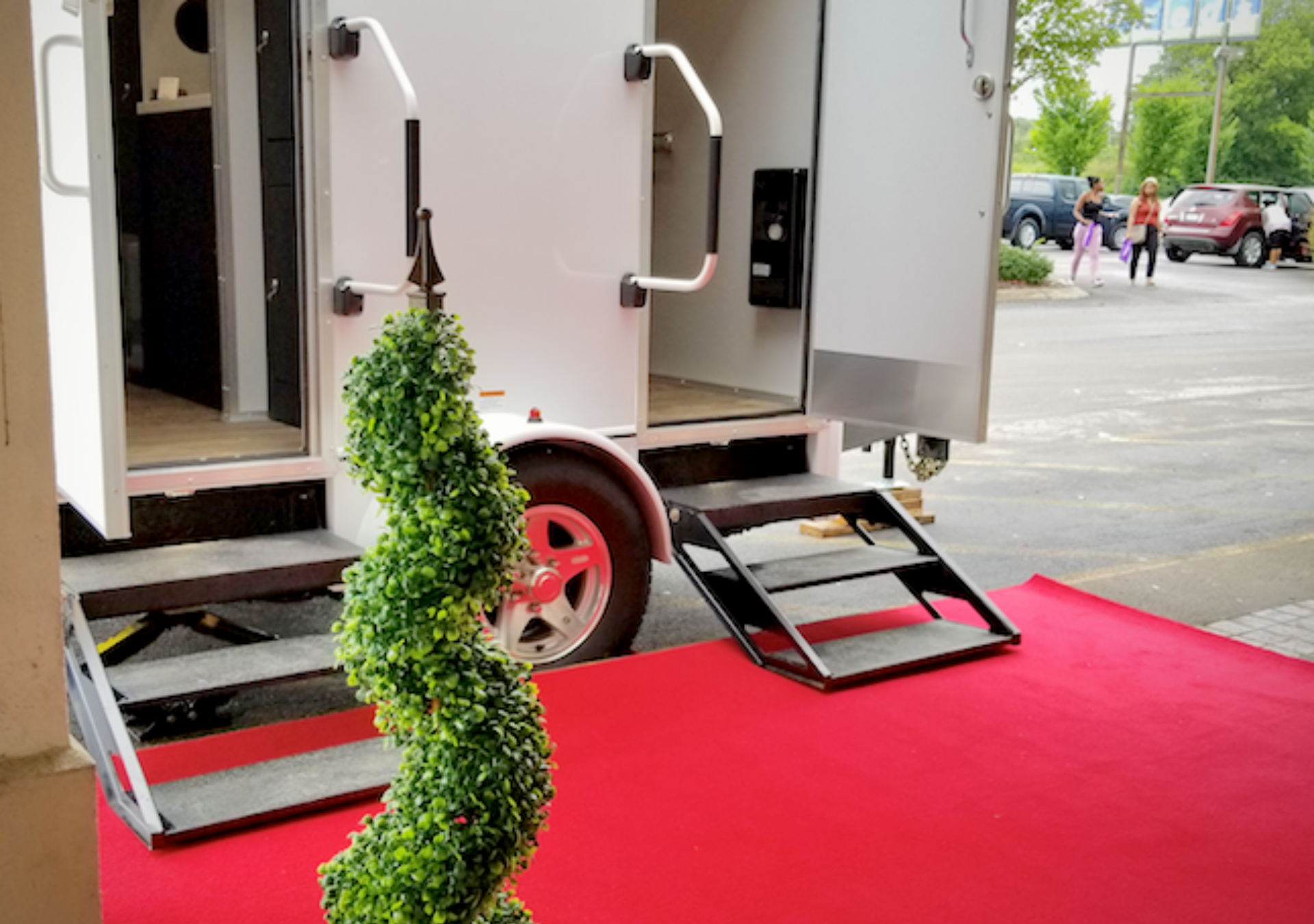 Luxury restroom trailer rentals in Nashville