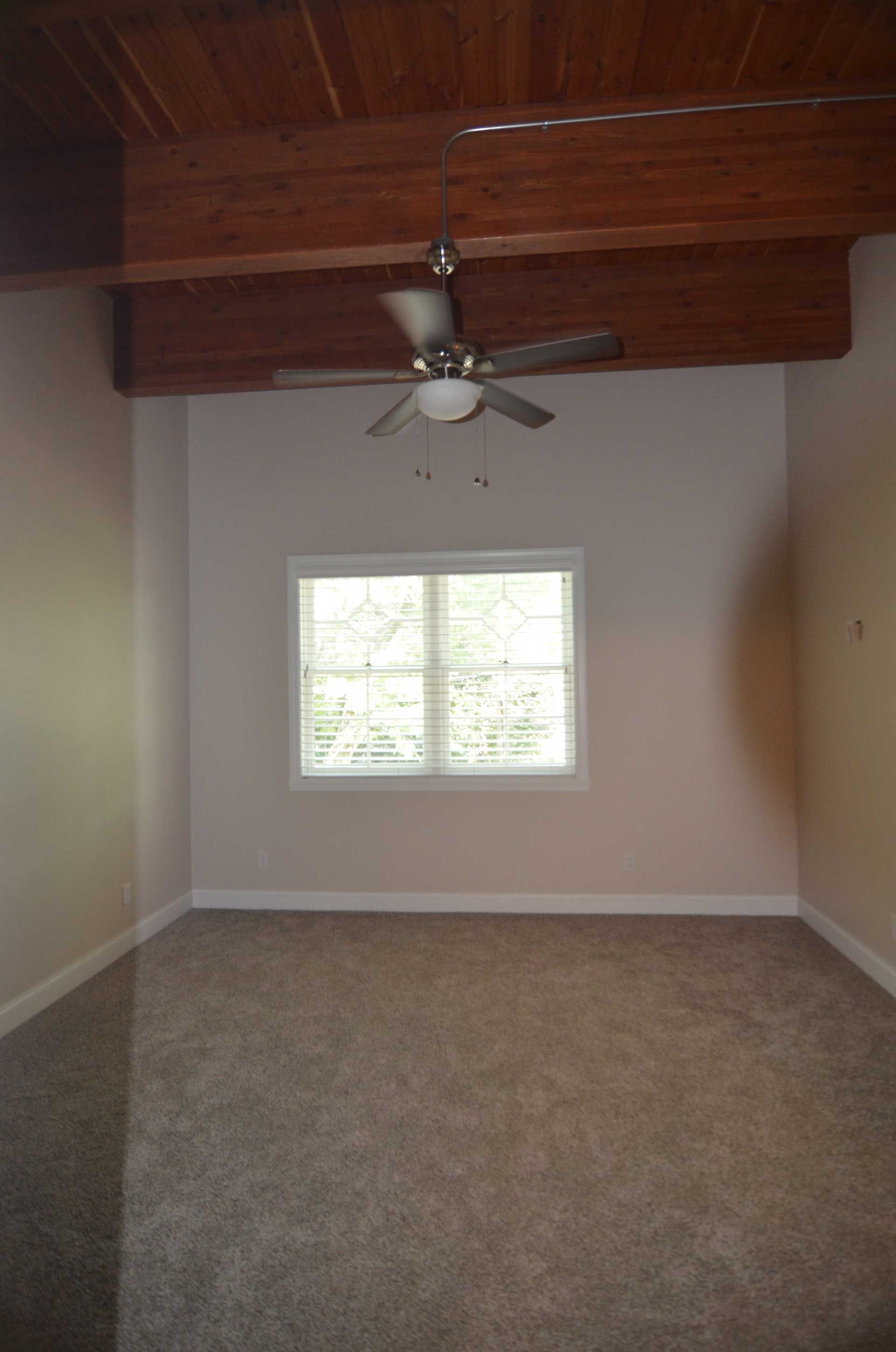 Empty room with ceiling fan
