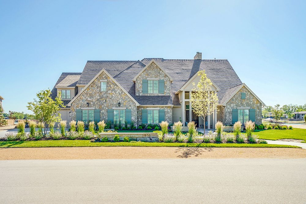 Hamptons Retreat front center