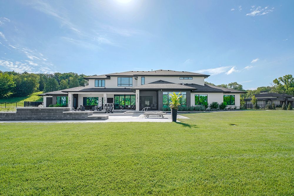 Modern Edge back center