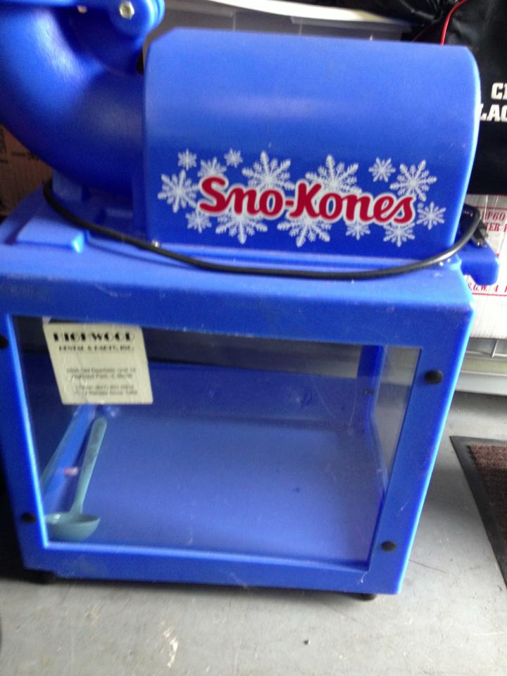 Snow kones machine