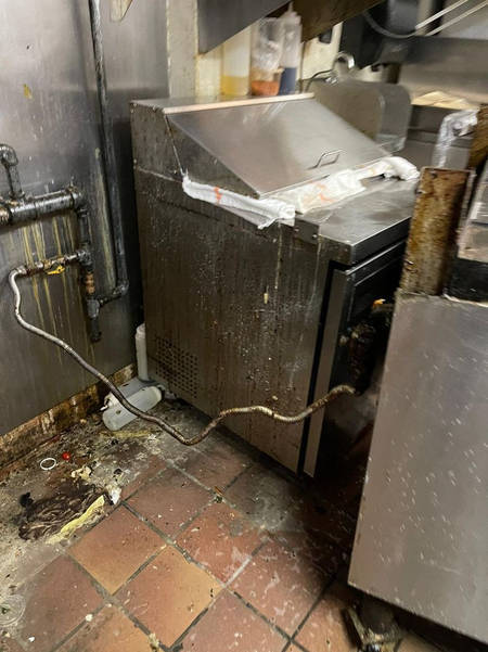 Dirty kitchen