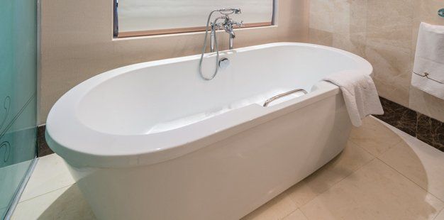 https://le-cdn.hibuwebsites.com/26f9beb026c24097820621a9b1097f6e/dms3rep/multi/opt/klear-klogs-sewer-and-drain-cleaning-service-content-clogged-bathtubs-640w.jpg