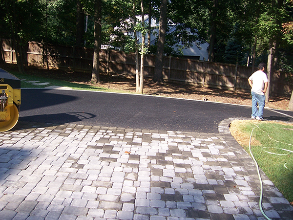 Asphalt installation