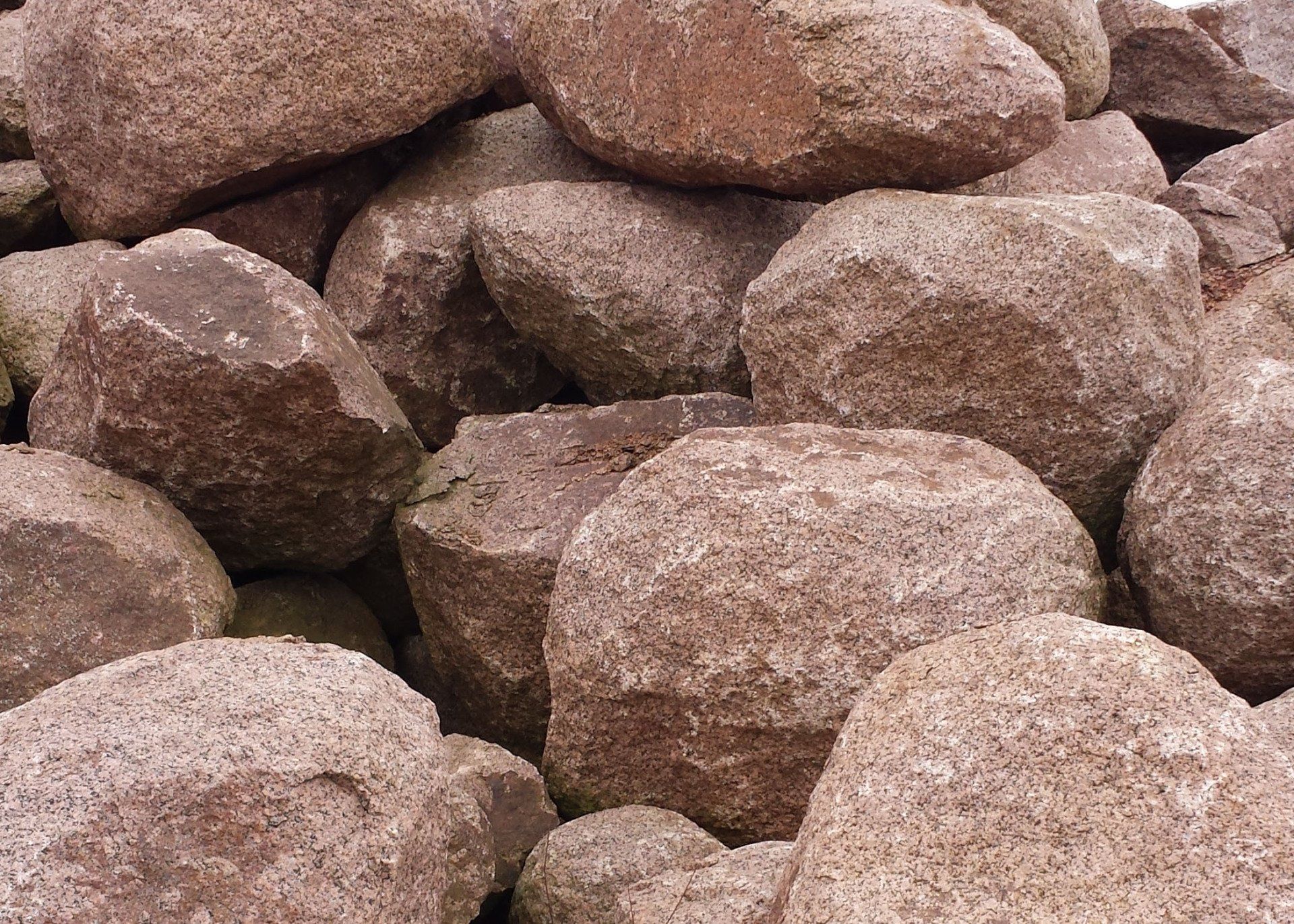 Landscape boulders