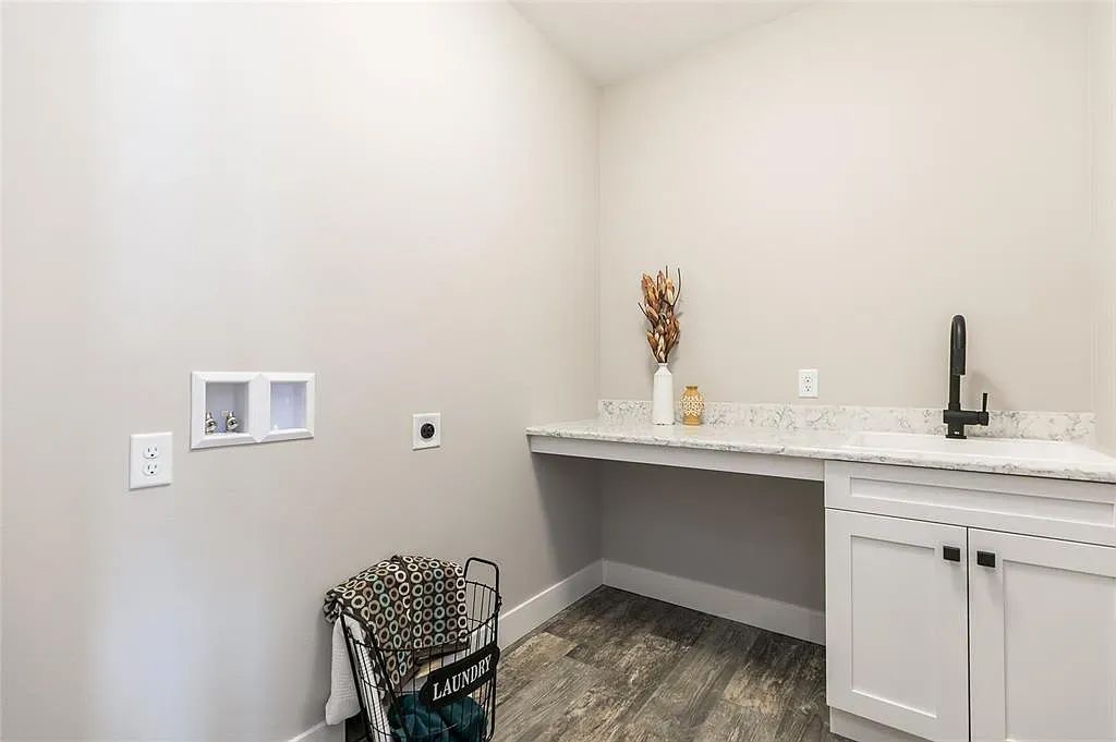 Laundry room area