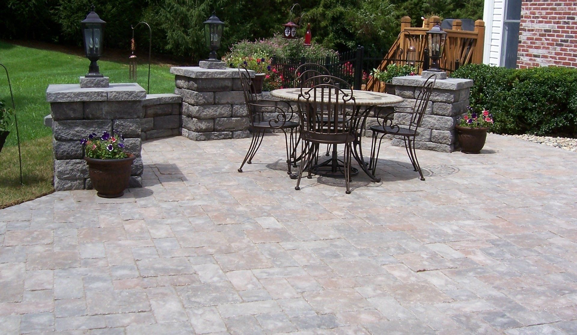 Patios & Outdoor Kitchens