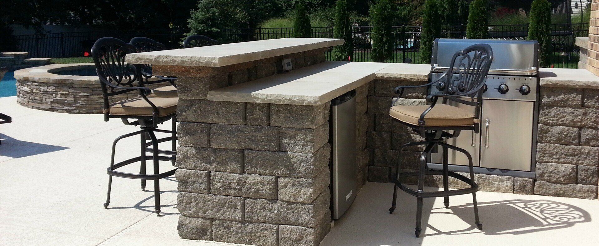 Patios & Outdoor Kitchens