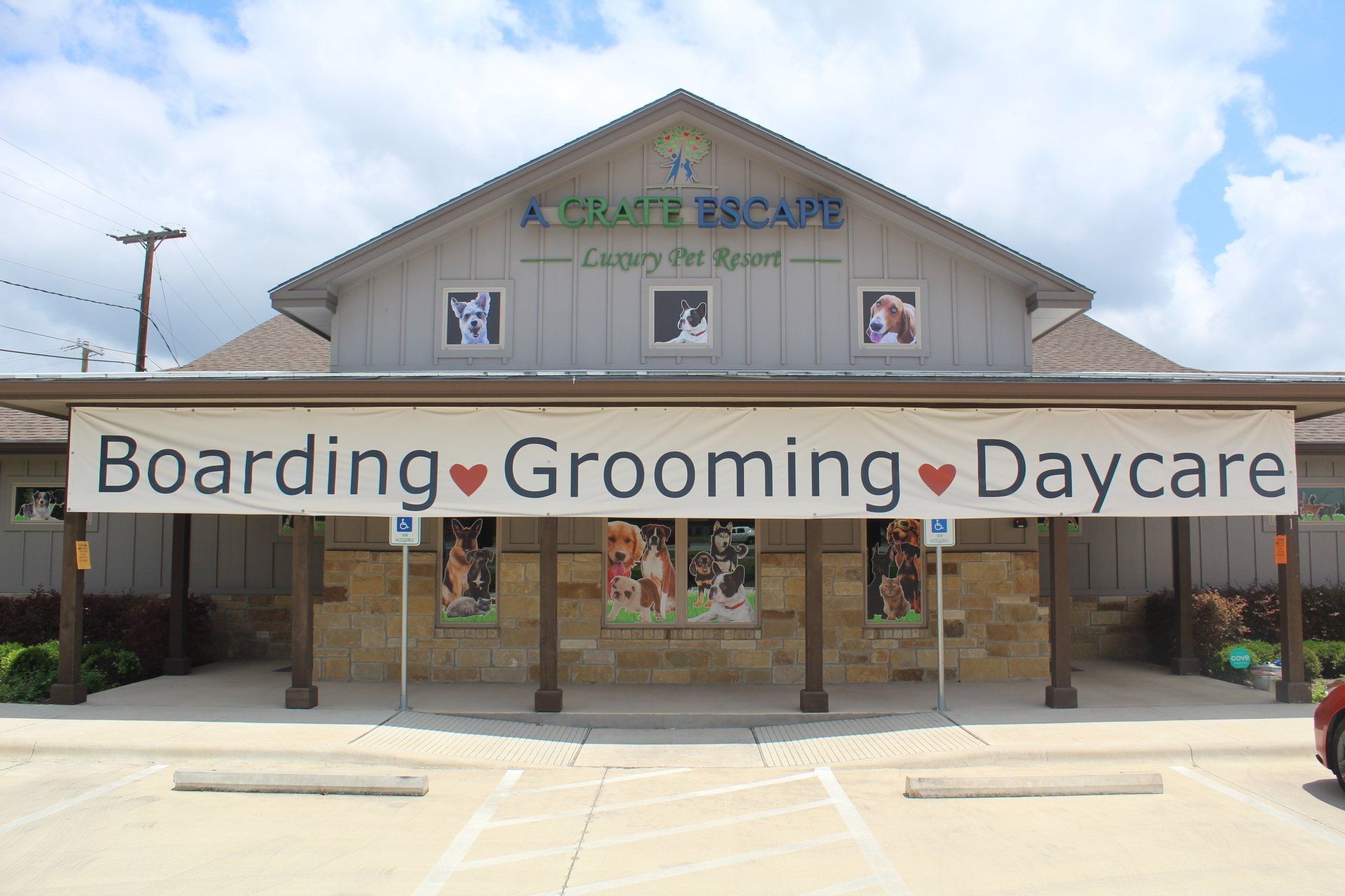 A Crate Escape Dog & Cat Boarding Pet Kennel Round Rock, TX