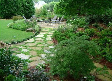 Woodland Flagstone Walkway