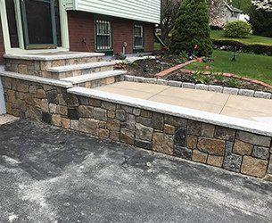 Masonry retaining walls