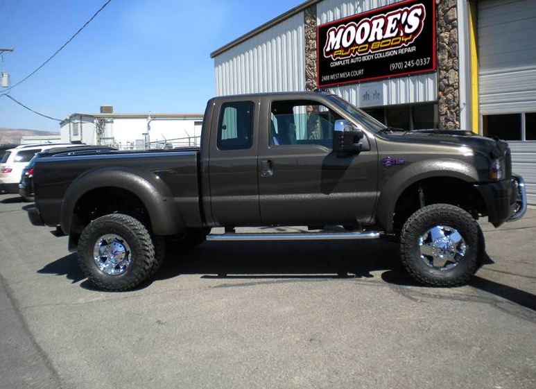 Moore's Auto Body Gallery