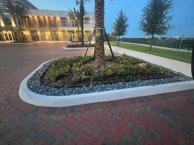 Commercial property landscape