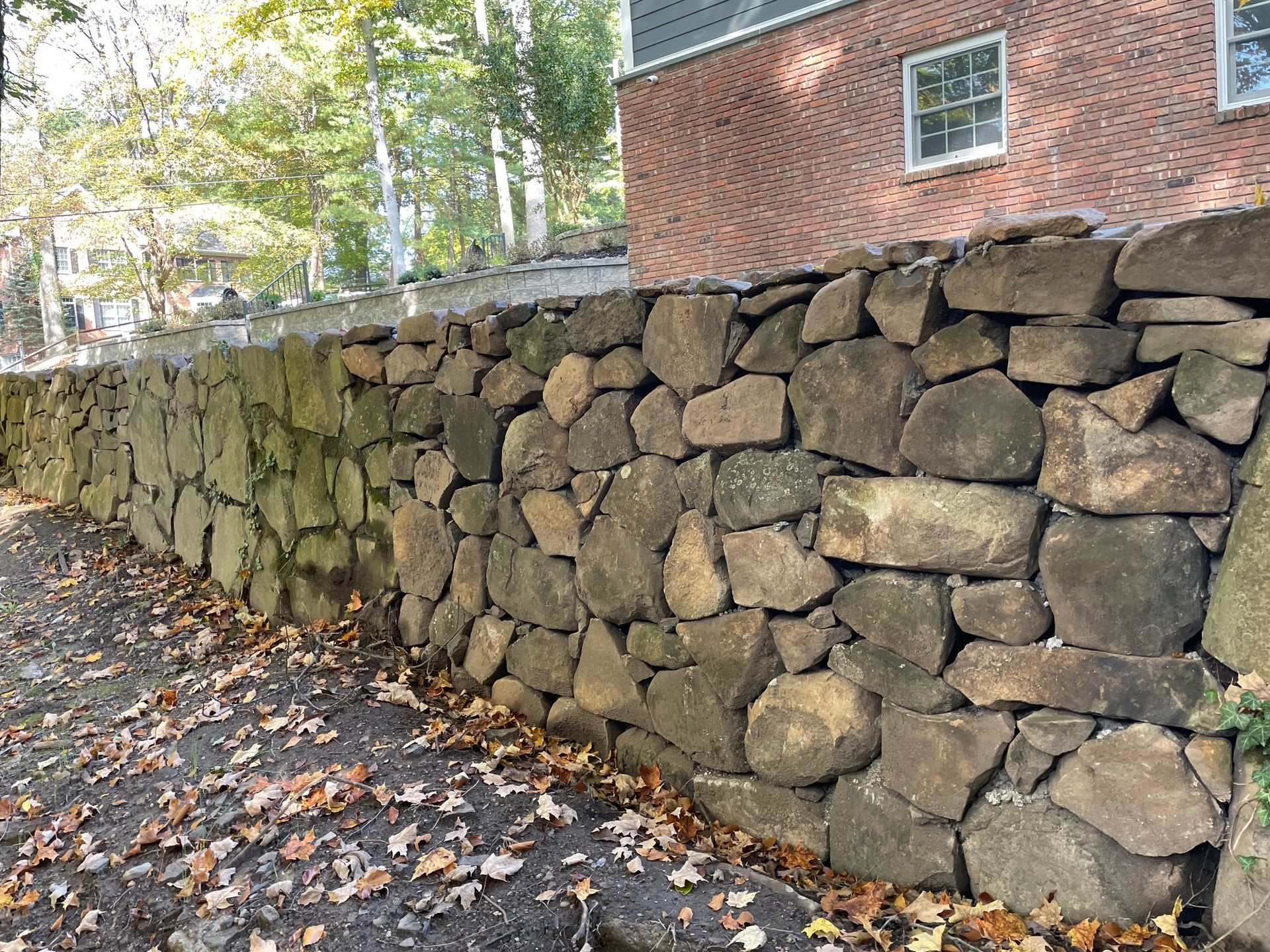 Stone wall built with rocks.